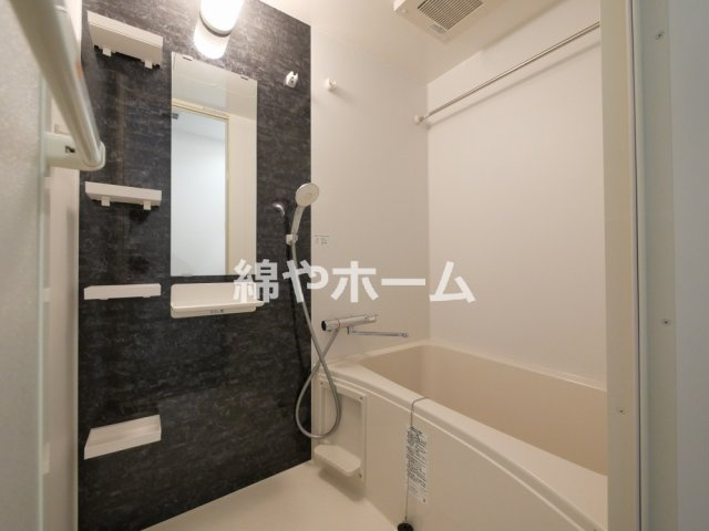 プレリスＮＥＯ大阪十三エルヴィオンの浴室|きれいなお風呂です