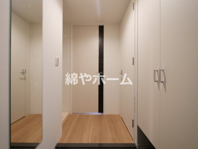 プレリスＮＥＯ大阪十三エルヴィオンの玄関|ゆったりとした玄関です