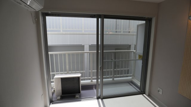 落ち着いて過ごせるお部屋なので、寝室にいかがでしょうか