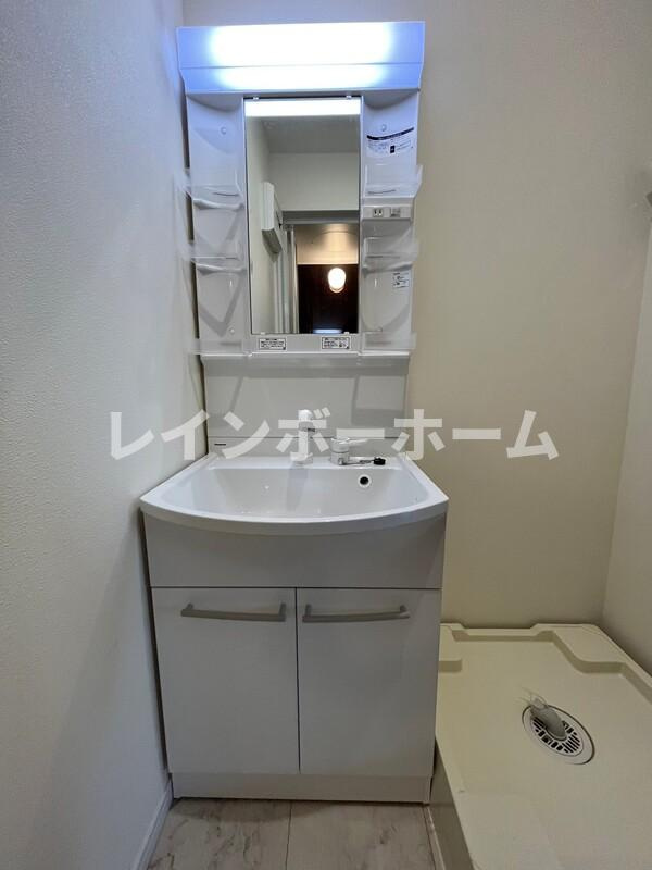 メラース　特典：仲介手数料が無料です!!の洗面所|コンパクトで使いやすい洗面所