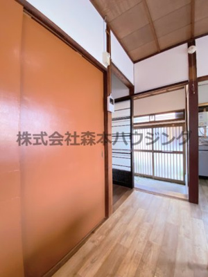 【内装】 | 　寝屋川市平池町16テラスハウス | 内装は落ち着いています