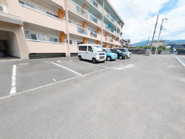 そごうマンション103号の駐車場|★1台3,000円です