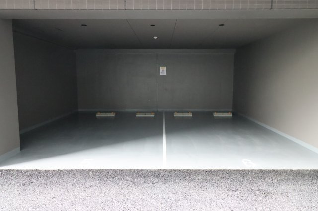 GENOVIA新子安の駐車場