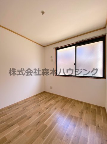 【洋室】 | 　K・OJフラッツ | 使い勝手のいい洋室です