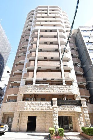 プレサンス難波リバーオアシスの外観