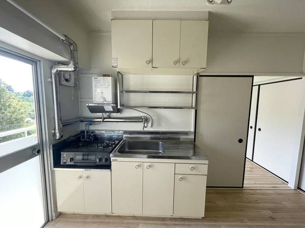 ビレッジハウス中津川第二2号棟のキッチン|ビレッジハウスの同一物件・同一タイプの間取りの写真です