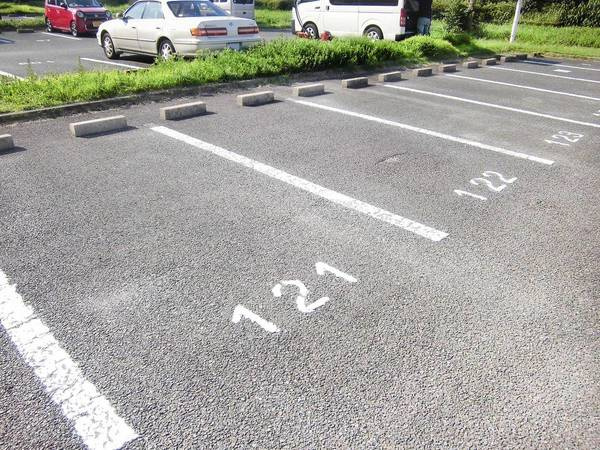 ビレッジハウス木場タワー1号棟の駐車場