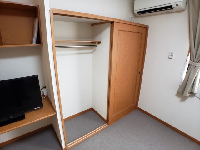 レオパレス中野５１の内装|豊富な収納スペース