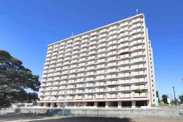 ビレッジハウス一宮タワー1号棟の外観