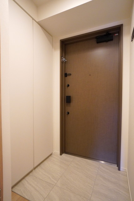 Ｊ．ＧＲＡＮ　Ｃｏｕｒｔ　品川西大井ＥＡＳＴの玄関|※写真は同タイプ住戸です。