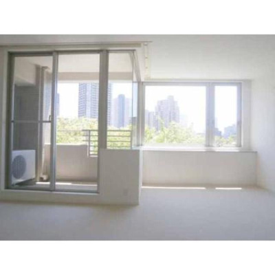 【居間・リビング】 | パークサイド・ウイングス | ※写真は同タイプ住戸です。