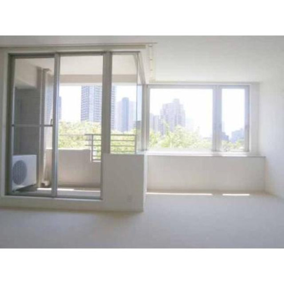 【居間・リビング】 | パークサイド・ウイングス | ※写真は同タイプ住戸です。
