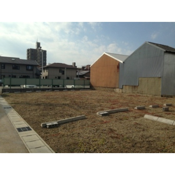 加納新本町３丁目駐車場の外観