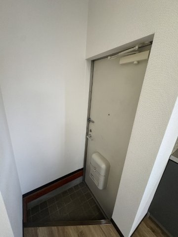 福石グリーンコートの玄関