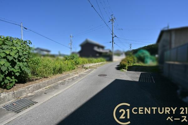 天理市櫟本町の売地の前面道路含む現地写真