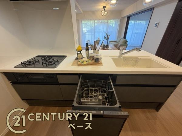 ネオハイツ橿原神宮西口のキッチン|■食洗機付きで毎日の洗い物も楽々！家事負担軽減！