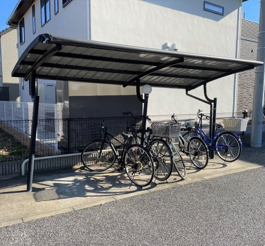 レオパレスサンロードのその他|屋根付き駐輪場完備