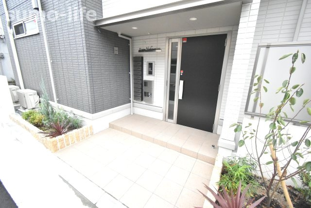 D-room西難波町のロビー