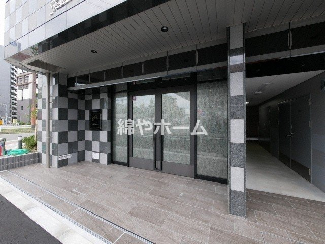ファステートNAMBA華月のエントランス|建物の内部です