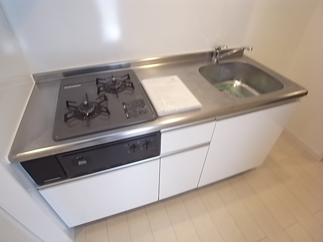尼崎市三反田町２丁目のアパートのキッチン