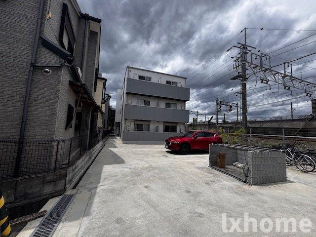 SOAR　SENRIOKAの駐車場|車をお持ちの方に嬉しい駐車場付きの物件です