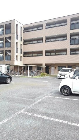 ＯＡＫ　ＲＯＹＡＬⅠ番館の駐車場|駐車場完備です