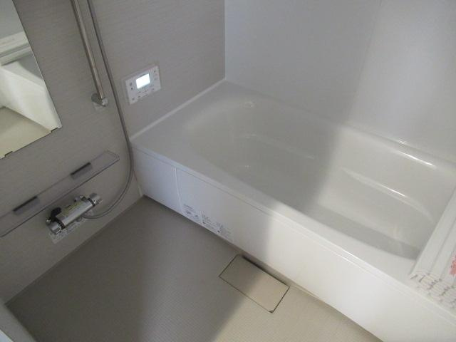 エルメゾンネクスト東宮原A.B.C.D.E.F.Gの浴室|コンパクトで使いやすいお風呂です