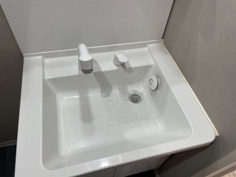 プレジールの洗面所|明るい洗面所です