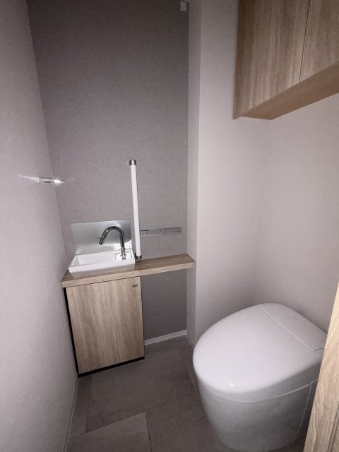 ＵＲＡＷＡ　ＴＨＥ　ＴＯＷＥＲのトイレ|落ち着いたトイレです