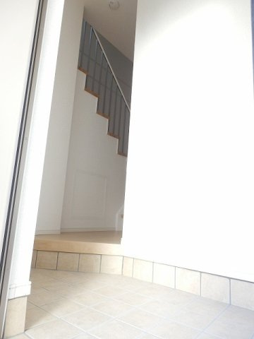 ＢＬＥＳＳ草加松原　Ｃ棟の玄関|シンプルで使いやすい玄関です