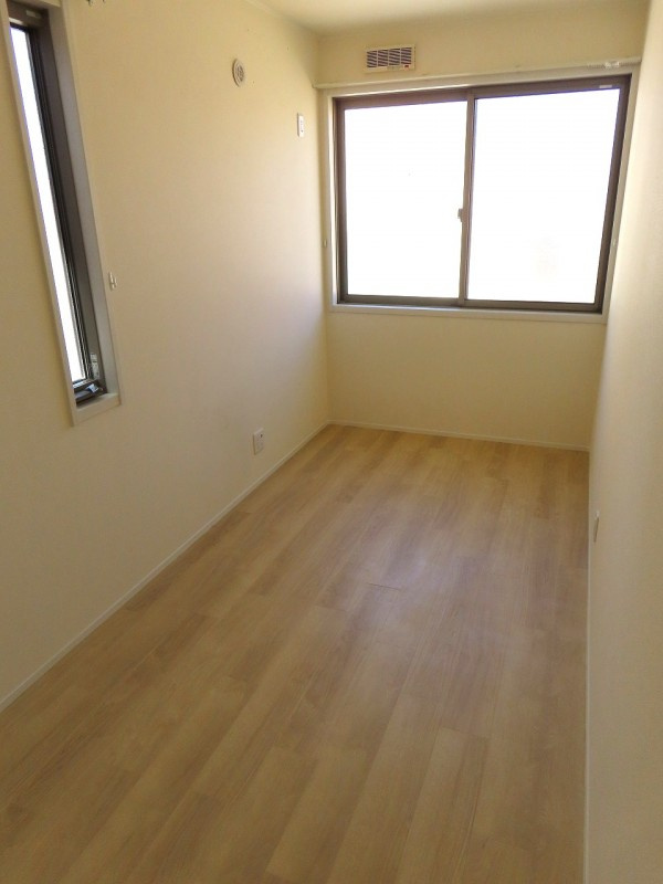 東越谷５丁目戸建|2F中央洋室