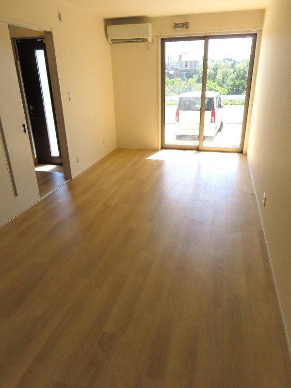 東越谷５丁目戸建の居間・リビング|ゆったりとした居間です