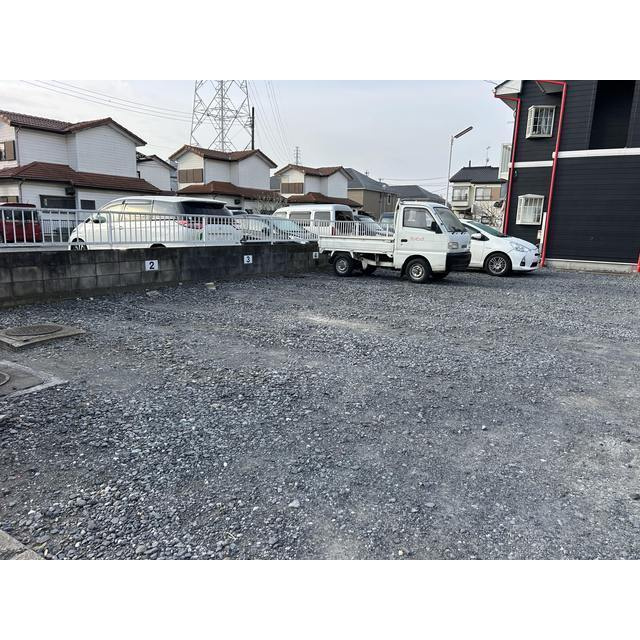 ヤングヒルズ越谷Ⅰの駐車場|カースペースがあります