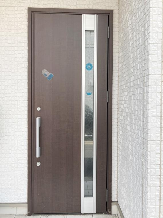 四谷戸建のエントランス|建物の内部です