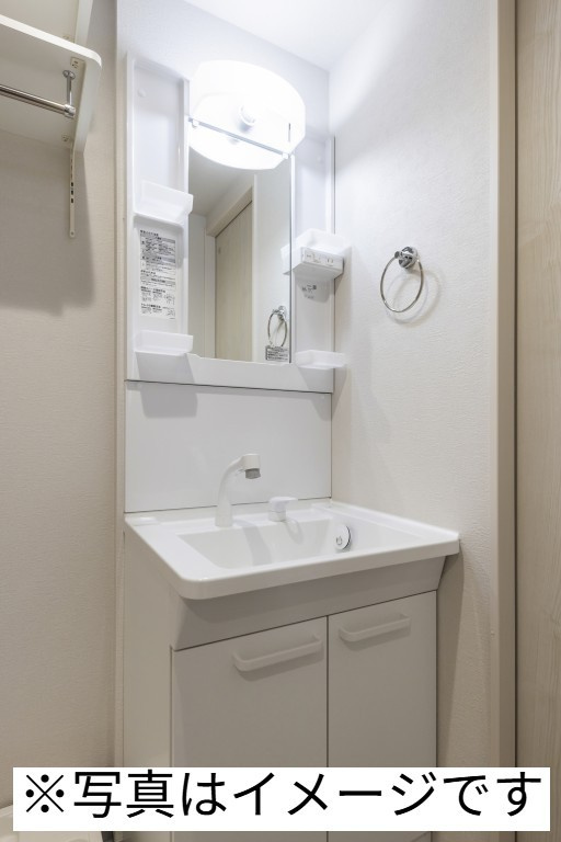 ｒｏｂｏｔ　ｈｏｍｅ　与野本町Ⅲの洗面所|コンパクトで使いやすい洗面所