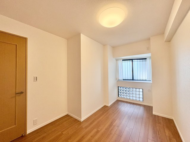 ≪本日内覧できます！≫　香久山パークスクエアN棟　8階の洋室