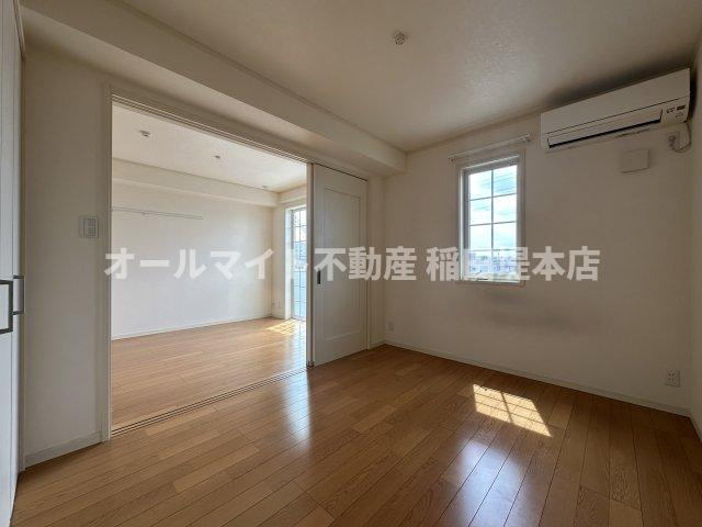川崎市麻生区栗平２丁目のアパートのその他