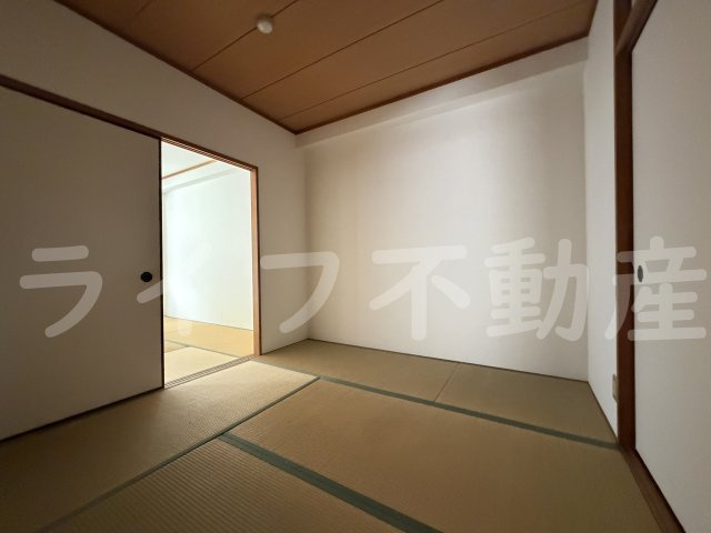 オリエントレジデンス新庄の和室