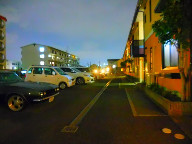 ローンコートの駐車場