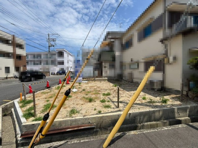【前面道路含む現地写真】 | 鳳西町１丁　売土地 | 周辺にはスーパーや薬局など、商業施設がそろっていますよ！とても住みやすい環境です！
