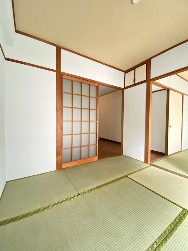 栄田ビルの寝室
