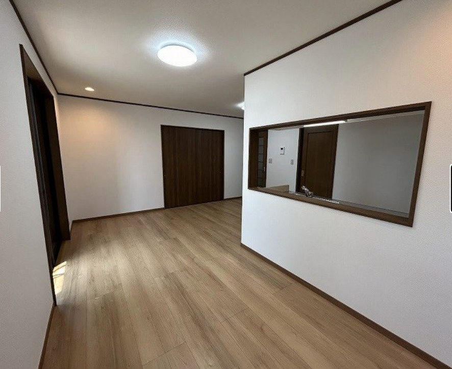【中古】伊勢崎市連取町　４LDKの居間・リビング