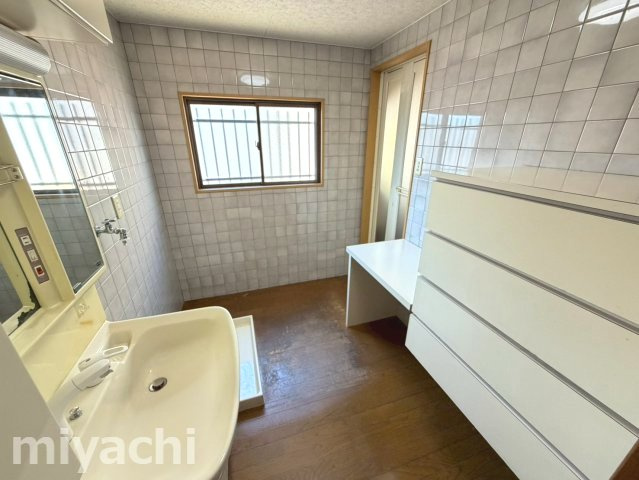 佐古八番町戸建の洗面所