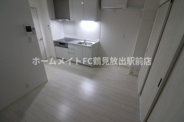 大阪市鶴見区茨田大宮４丁目のアパートの居間・リビング