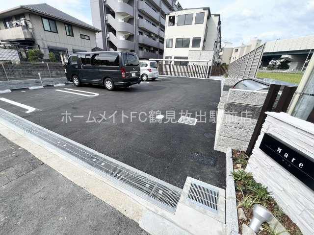 マーレの駐車場
