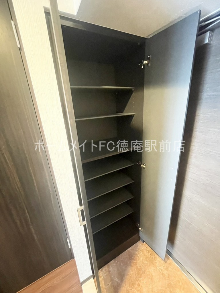 大阪市城東区今福南３丁目の賃貸マンションの収納