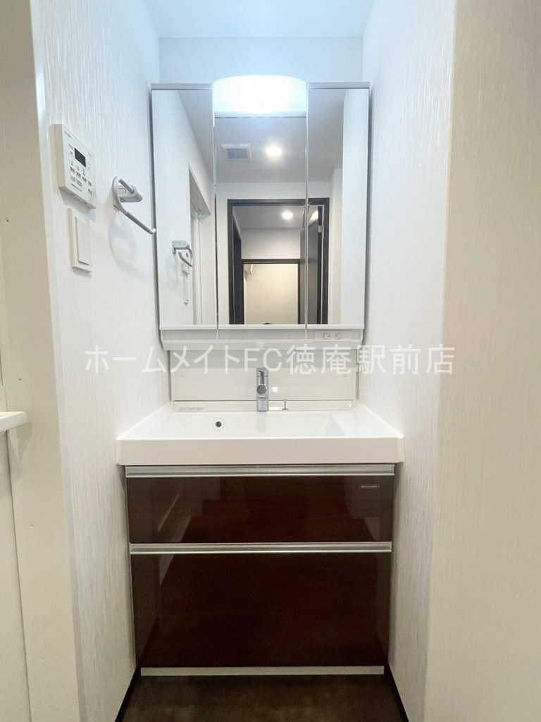 大阪市城東区今福南３丁目の賃貸マンションの独立洗面台