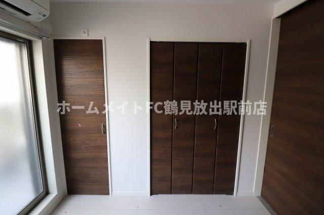 東大阪市稲田本町３丁目のアパートの収納