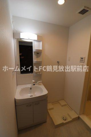 東大阪市稲田本町３丁目のアパートの洗面所