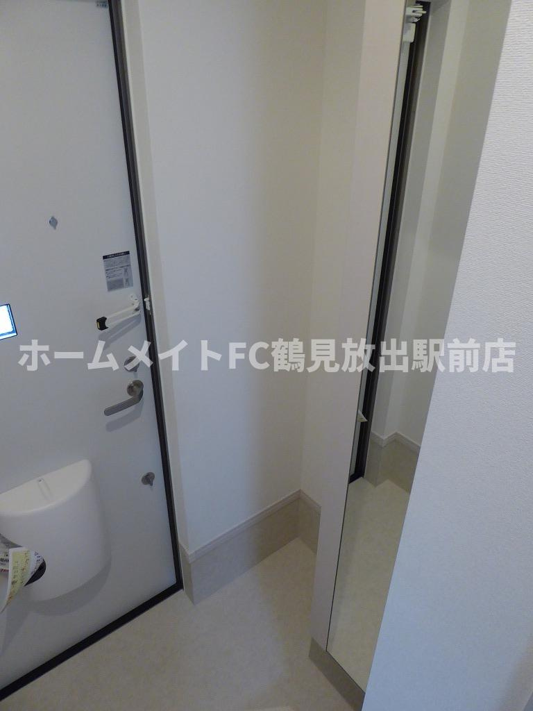 大阪市城東区諏訪１丁目のアパートの玄関